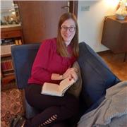 Laureata in scienze dei beni culturali e laureanda in musicologia, offro ripetizioni di letteratura italiana